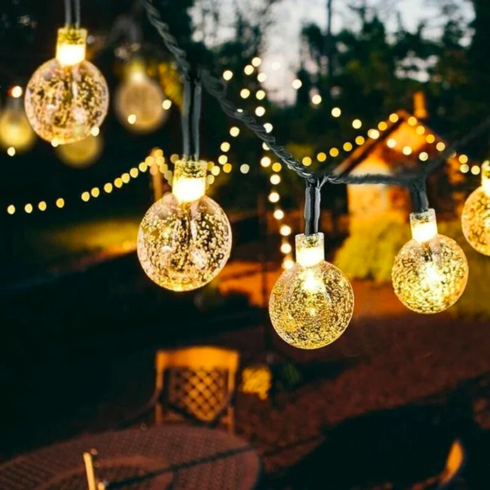BulbLights, 50 vnútorných a vonkajších retro LED svetiel, ktoré sa nabíjajú solárnou energiou